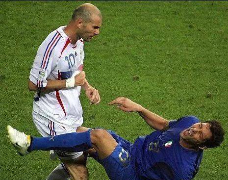 od体育网页版-国际足球赛事中的精彩瞬间一次次惊艳观众的简单介绍