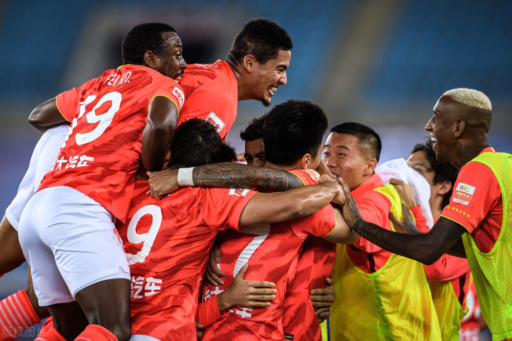 包含泰达主场战平上港，积分榜中游的词条