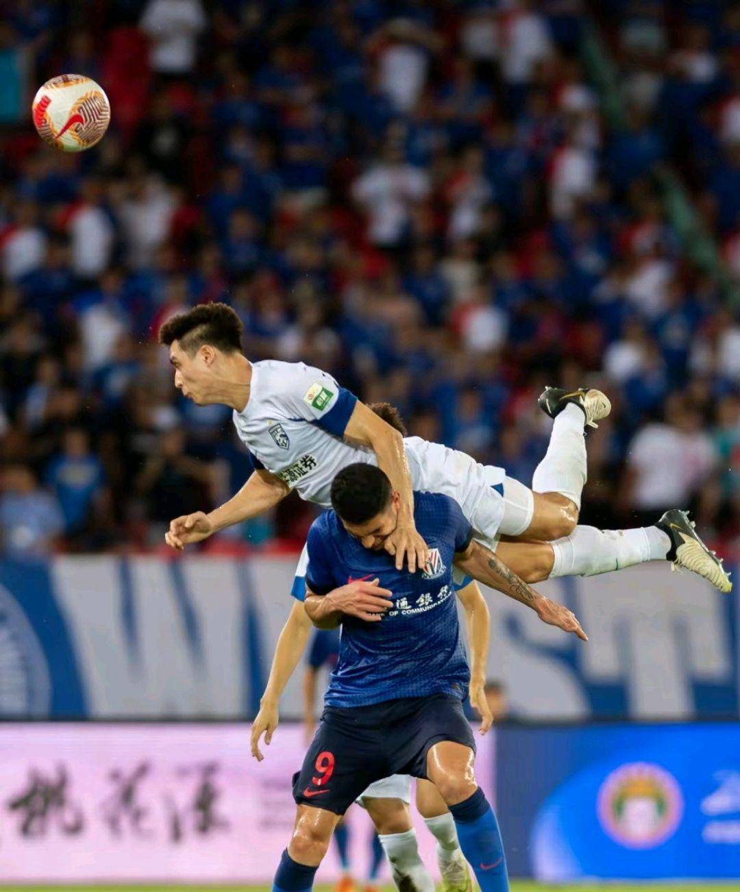 od体育官网入口-中国足球联赛新赛季新面貌,球员表现引人注目