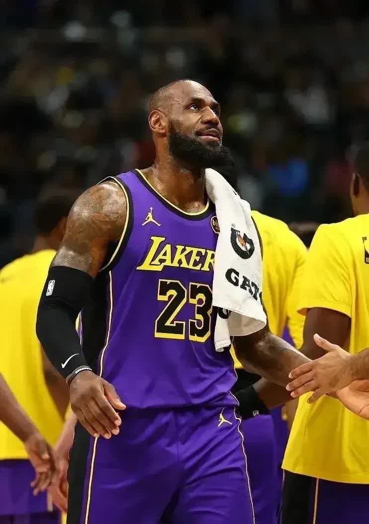 od体育登录入口-骑士夺冠大热!詹姆斯状态火热,球队备战全力冲击总冠军!的简单介绍